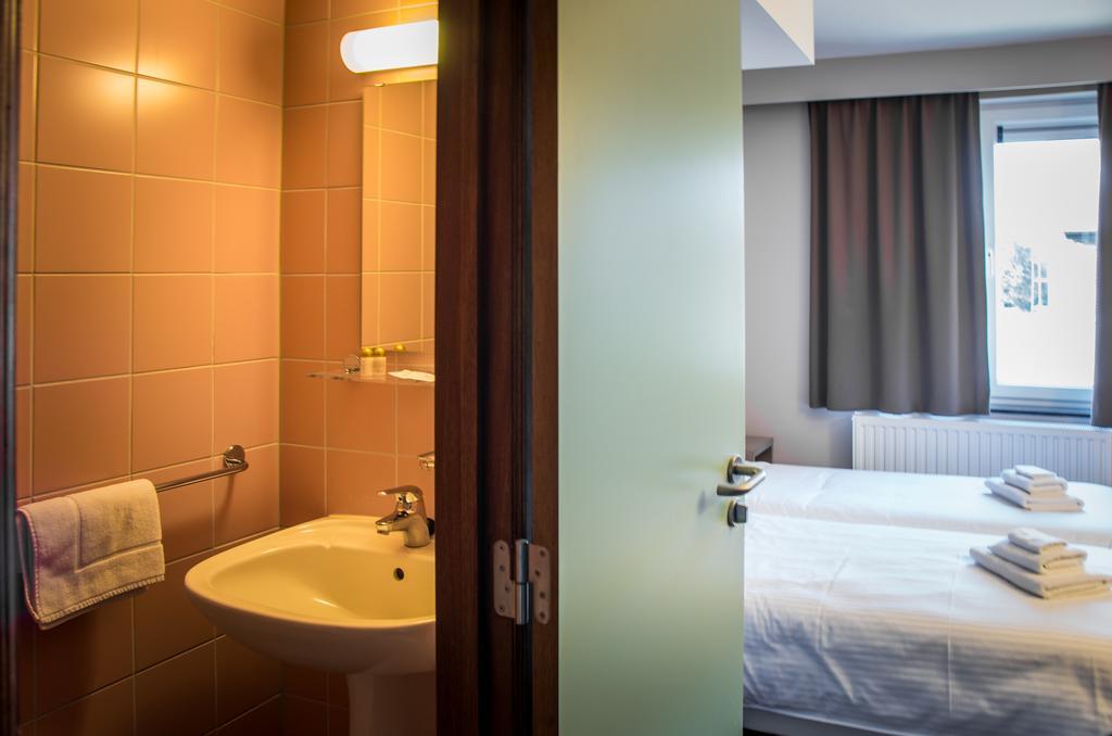 Hotel Les 100 Ciels Saint-Hubert Luaran gambar