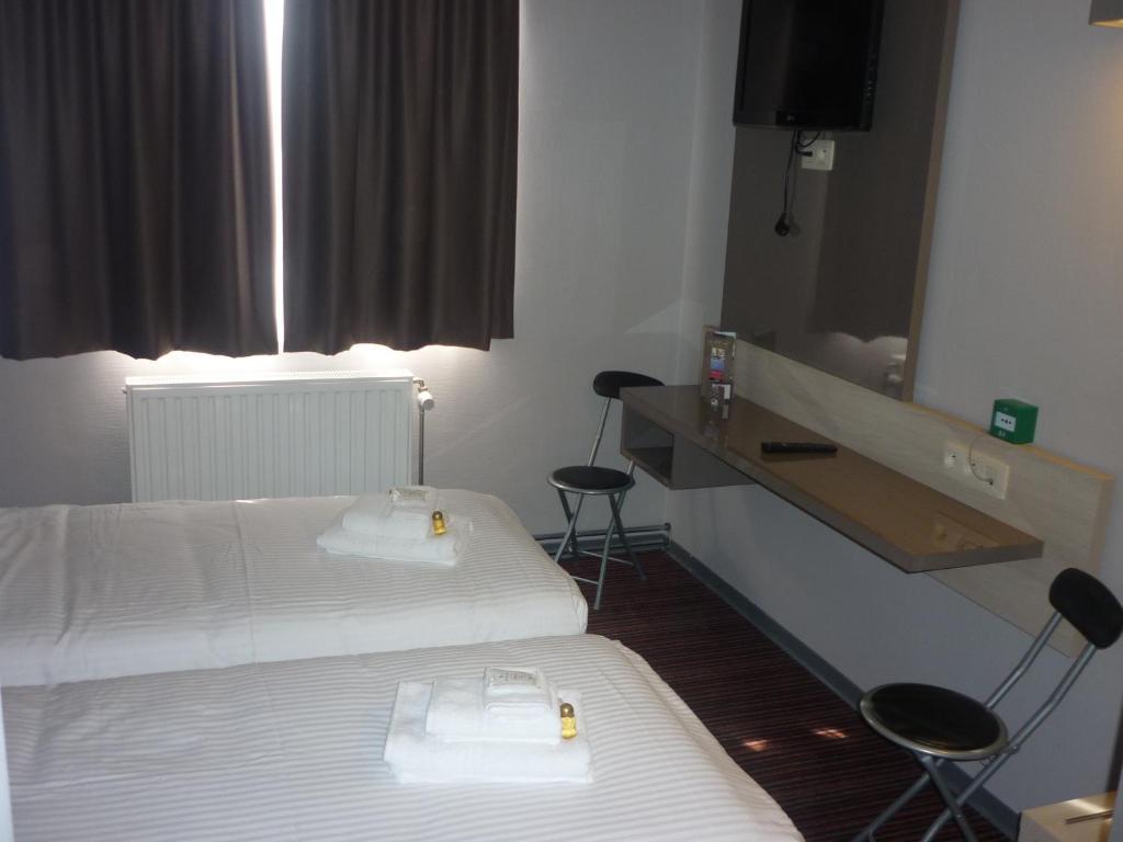 Hotel Les 100 Ciels Saint-Hubert Bilik gambar