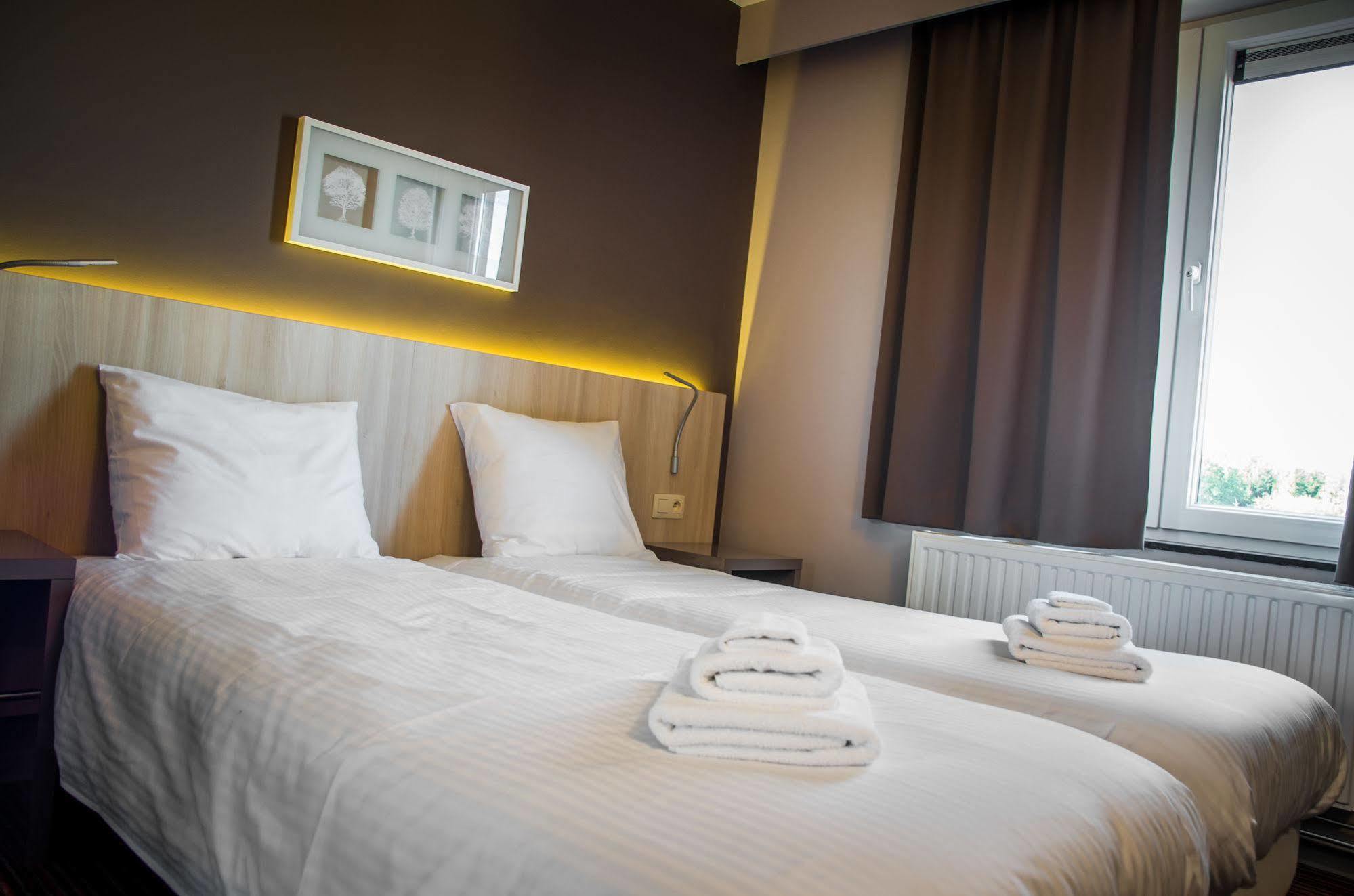 Hotel Les 100 Ciels Saint-Hubert Luaran gambar